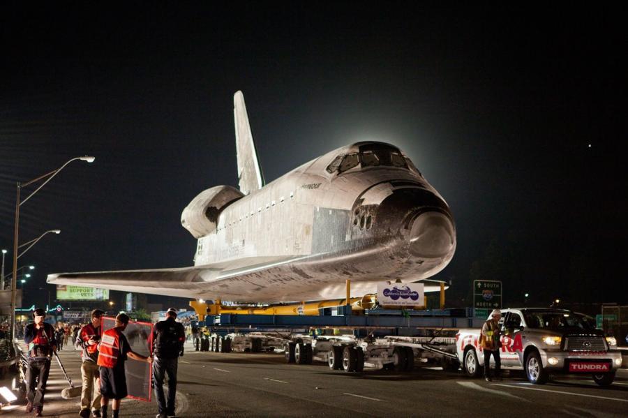 Toyota Tundra Tows the Space Shuttle Endeavour '2012